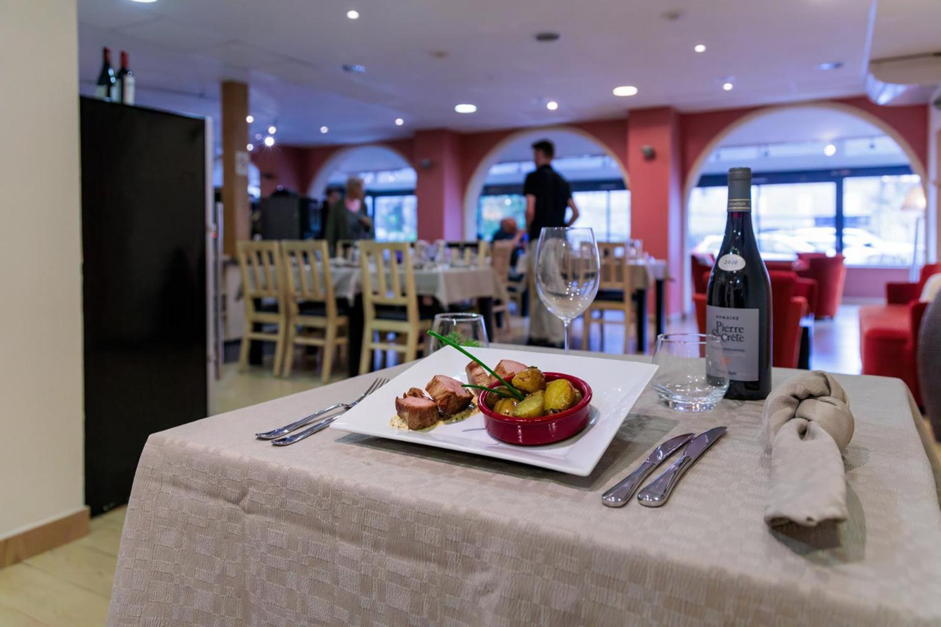 Logis Hotel Restaurant Auberge De La Xaintrie Saint-Privat (Correze) Exterior foto